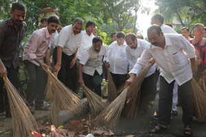 आचारसंहितेमुळे स्वच्छता अभियान मुंबईत साधेपणाने