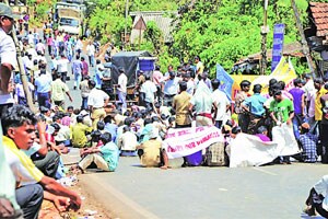महाराष्ट्र : सामाजिक यादवीच्या उंबरठय़ावर!