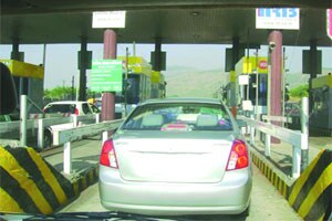 राज्यातील चाळीस टोलनाके बंद करणार -चंद्रकात पाटील