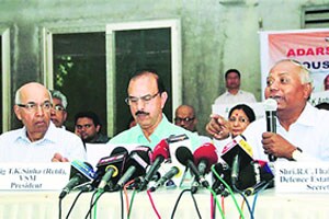 व्ही. के. सिंग यांच्यामुळेच आदर्शचा वाद
