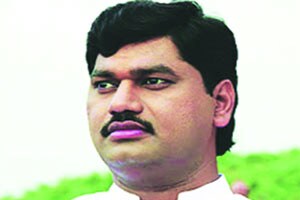 धनंजय मुंडे अखेर विरोधी पक्षनेतेपदी