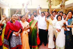 महापालिका सभेत विरोधकांचा गदारोळ