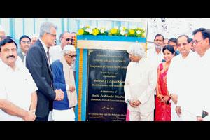 ‘होम लायब्ररी’ हा आनंदी घराचा मार्ग!