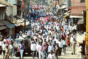 पानसरेंवरील हल्ल्याच्या निषेधार्थ कोल्हापुरात मोर्चा