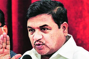‘अशांत टापू’तील आवाज..