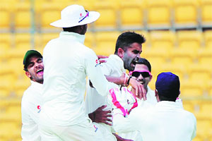 रणजी क्रिकेट स्पर्धा : पहिला दिवस गोलंदाजांनी गाजवला