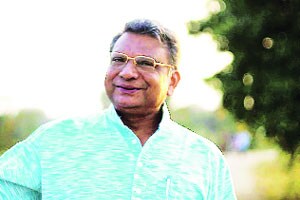 बाबांच्या स्वप्नाचा मी ठेकेदार – विकास आमटे
