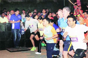 हिरानंदानी अर्ध मॅरेथॉनमध्ये दहा हजार स्पर्धक धावले