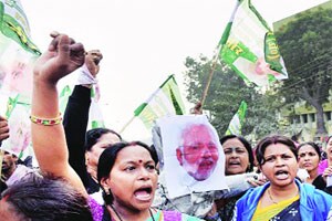 नितीशकुमार यांची राज्यपालांवर टीका
