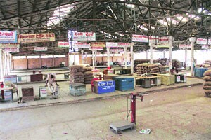 माथाडी कामगारांचा नवी मुंबईत कडकडीत बंद माथाडी कामगारांचा नवी मुंबईत कडकडीत बंद