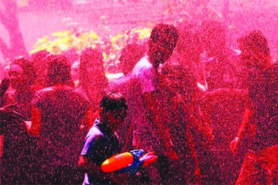 अल्पवयीन मुलीवर रसायनमिश्रित फुगाफेक अल्पवयीन मुलीवर रसायनमिश्रित फुगाफेक