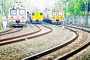 ठाण्यापल्याड सुखाचा प्रवास? वाहतुकीचा रेड सिग्नल