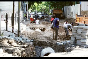 सुभाषनगरमध्ये नव्या खोदकामाला प्रारंभ