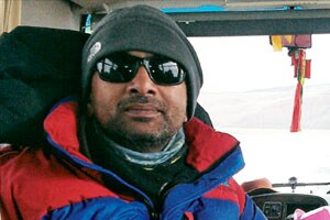 अजून आठवे ती भूकंपानंतरची रात्र