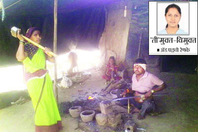 घण लोखंडावर घण आयुष्यावर