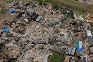 नेपाळमधील भूकंपात दीड लाखांवर घरे जमीनदोस्त