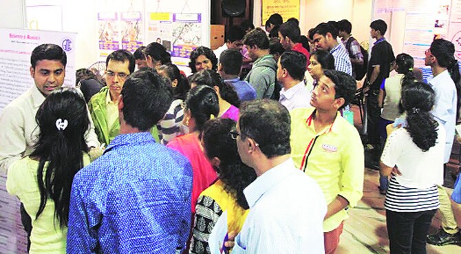 भर पावसातही ‘मार्ग यशाचा’ तुडुंब!
