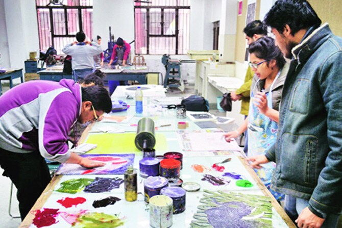 उपयोजित कलांचा अभ्यास
