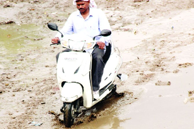 पहिल्याच पावसात महापालिकेचे पितळ उघडे