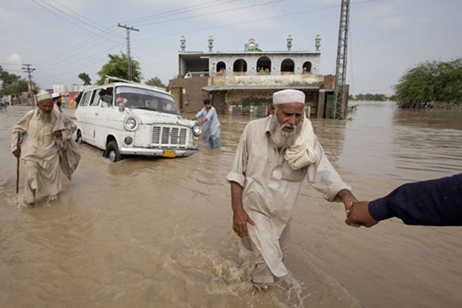 पाकिस्तानातील महापुरात ४६ जणांचा मृत्यू