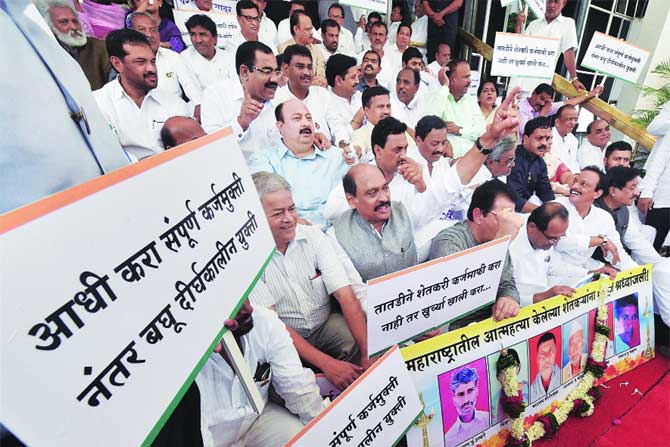 कर्जमाफीचा लाभ बँकांनाच!