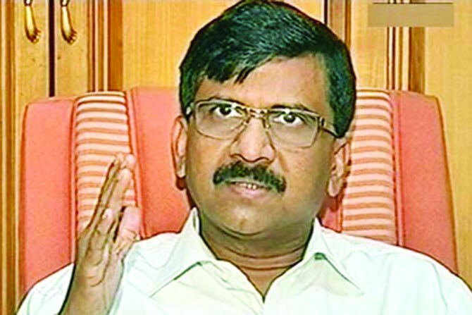 वादग्रस्त भाजप मंत्र्यांनी राजीनामा द्यावा