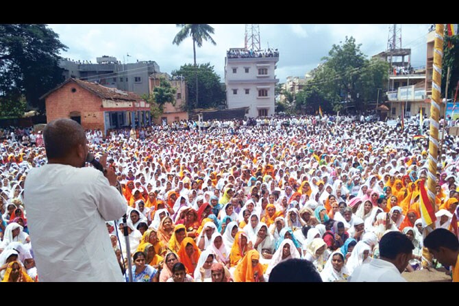 जैन समाजाचा कोल्हापुरात मोर्चा