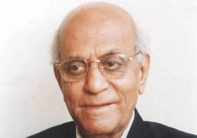 नाटय़तपस्वी भालचंद्र पेंढारकर यांचे निधन