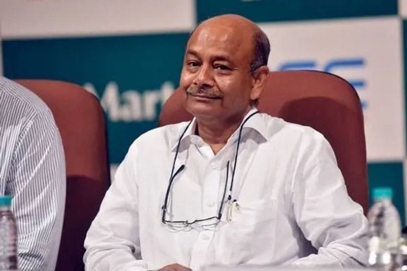 डी-मार्ट रिटेल चेन चालवणाऱ्या एव्हेन्यू सुपरमार्केटचे संस्थापक राधाकृष्ण दमानी