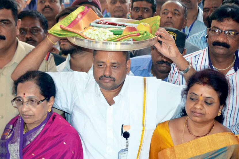 तिरुपती देवस्थानचा महालक्ष्मीला शालू तिरुपती देवस्थानचा महालक्ष्मीला शालू