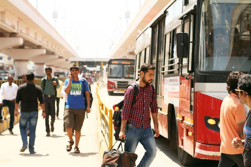 विद्यार्थिनींना त्रास देणारा पीएमपी वाहक तातडीने निलंबित