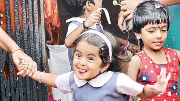 शालाबाह्य़ मूल दाखवा आणि ५०० रुपये मिळवा!