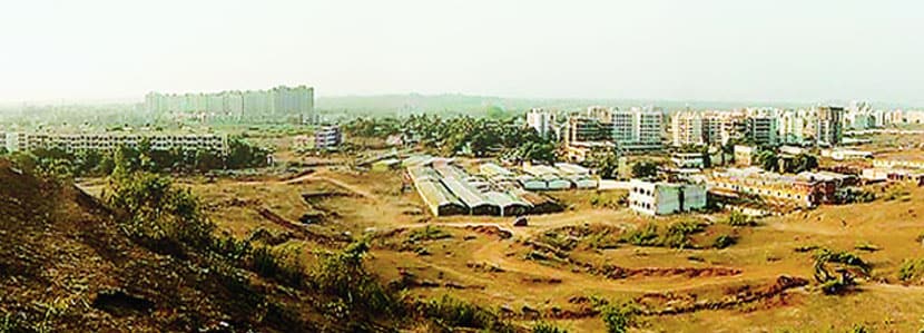 आम्ही महापालिका क्षेत्रात का राहायचे, असा या दुर्लक्षित टापूतील नागरिकांचा सवाल आहे.