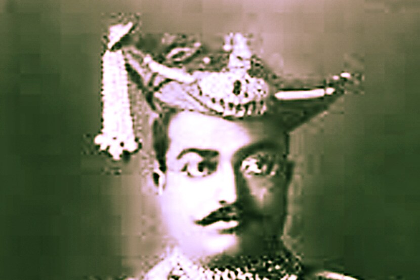सध्या कर्नाटकातील बागलकोट जिल्ह्य़ात असलेले मुधोळ हे ब्रिटिश राजमध्ये नऊ तोफांच्या सलामीचा मान असलेले संस्थान होते. 