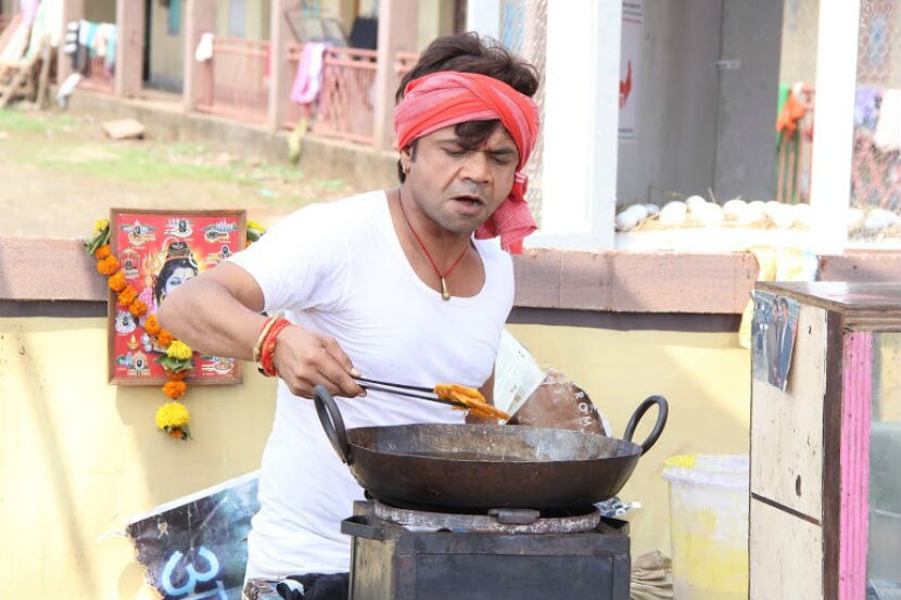 rajpal yadav,Dagdabaichi Chawl