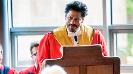 बॉलीवूड बादशाहा शाहरुख खान यास चित्रपटसृष्टीतील योगदानाकरिता लंडन येथील एडिनबर्ग विद्यापीठाने 'डॉक्टरेट' पदवीने सन्मानित केले आहे.