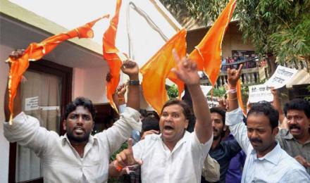 Ghulam Ali's concert,Shivsena,गुलाम अलींचा कार्यक्रम रद्द