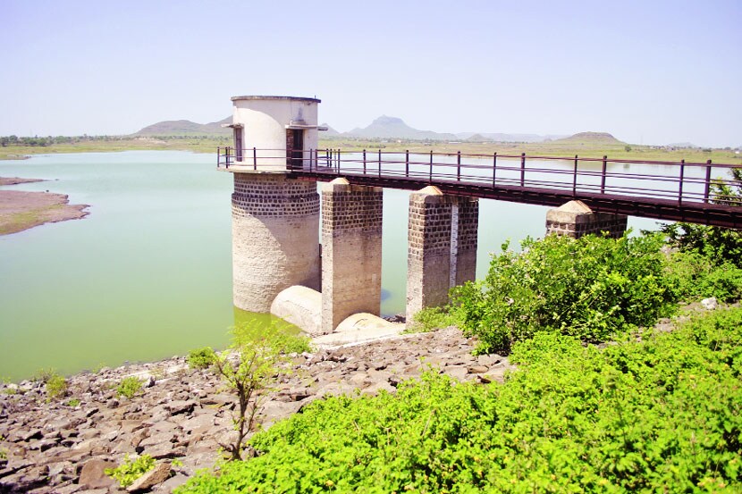 वागदर्डी धरणात येणाऱ्या पाण्याची चोरी