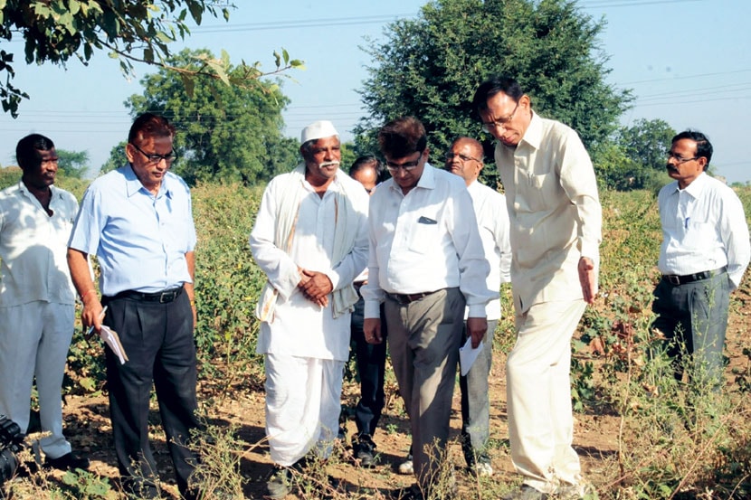 शेतकऱ्यांनी मांडल्या केंद्रीय पथकासमोर व्यथा