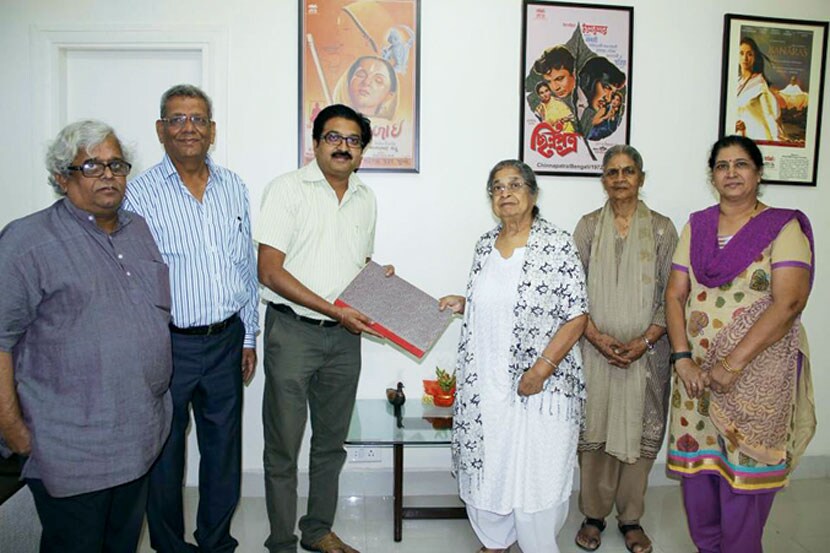 डॉ. सरोजिनी राजगुरू