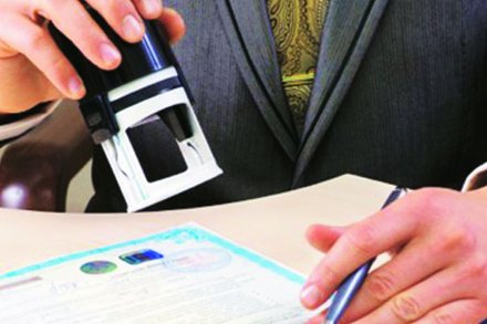 बनावट प्रमाणपत्राच्या आधारावर राखीव जागांवर उमेदवार निवडणूक लढतात हे मान्य करूनच सरकारने अशा प्रकारे निवडणूक लढविणाऱ्यांवर बंदी घातली आहे.