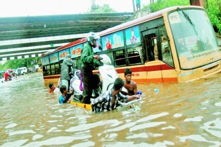 निसर्गाच्या या प्रकोपाचा चेन्नईतील एका गृहिणीने घेतलेला अनुभव