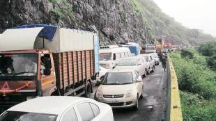 Mumbai Pune Express Highway,рдореБрдВрдмрдИ-рдкреБрдгреЗ рдПрдХреНрд╕реНрдкреНрд░реЗрд╕ рдорд╣рд╛рдорд╛рд░реНрдЧрд╛рд╡рд░реАрд▓ рд╡рд╛рд╣рддреВрдХ