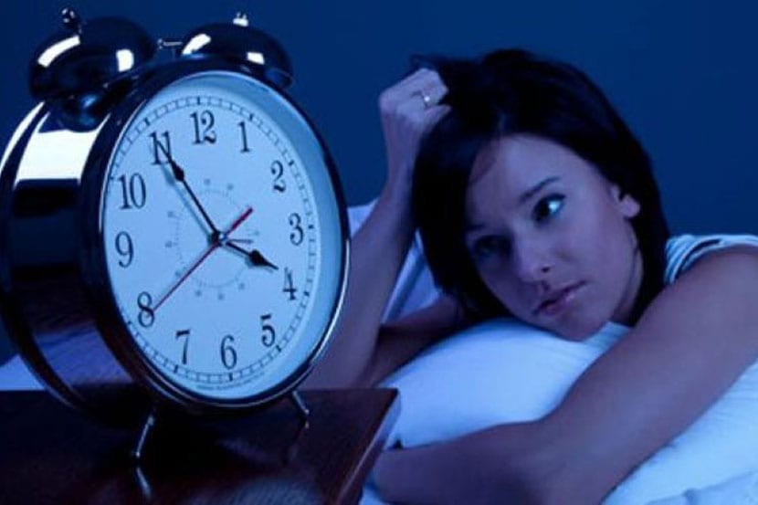 कमी झोपेमुळे शरीराची इन्शुलिनबाबत संवेदनशीलता कमी होते आणि त्यामुळे रक्तातील साखर नियंत्रित होत नाही, 