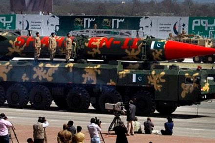 Pakistan Nuclear Weapons,पाकिस्तानकडे भारतापेक्षा जास्त अण्वस्त्रे