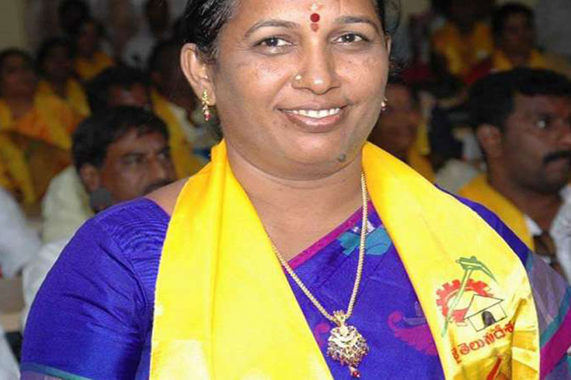 Chittoor Mayor Katari Anuradha Shot Dead,चित्तूर शहराच्या महापौर कटारी