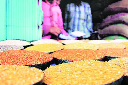 केवळ कायद्याचा उतारा दिल्याने डाळी महागच
