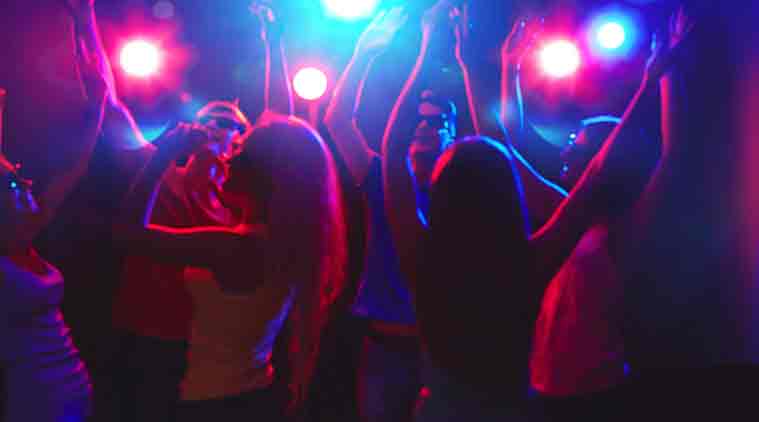 31 december, christmas celebration, Mumbai, Bar, restaurants and bar, 31 december night, 31 december party, Loksatta, Loksatta news, Marathi, marathi news