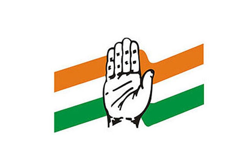 लोकसभा व राज्यसभेत आक्रमक झालेल्या काँग्रेस खासदारांनी पंतप्रधान नरेंद्र मोदी यांच्याविरोधात निदर्शने केली.