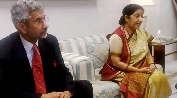 दोन्ही देशांनी प्रादेशिक व्यापार आणि सहकार्याला बळकटी दिली पाहिजे, असेही स्वराज यांनी म्हटले.